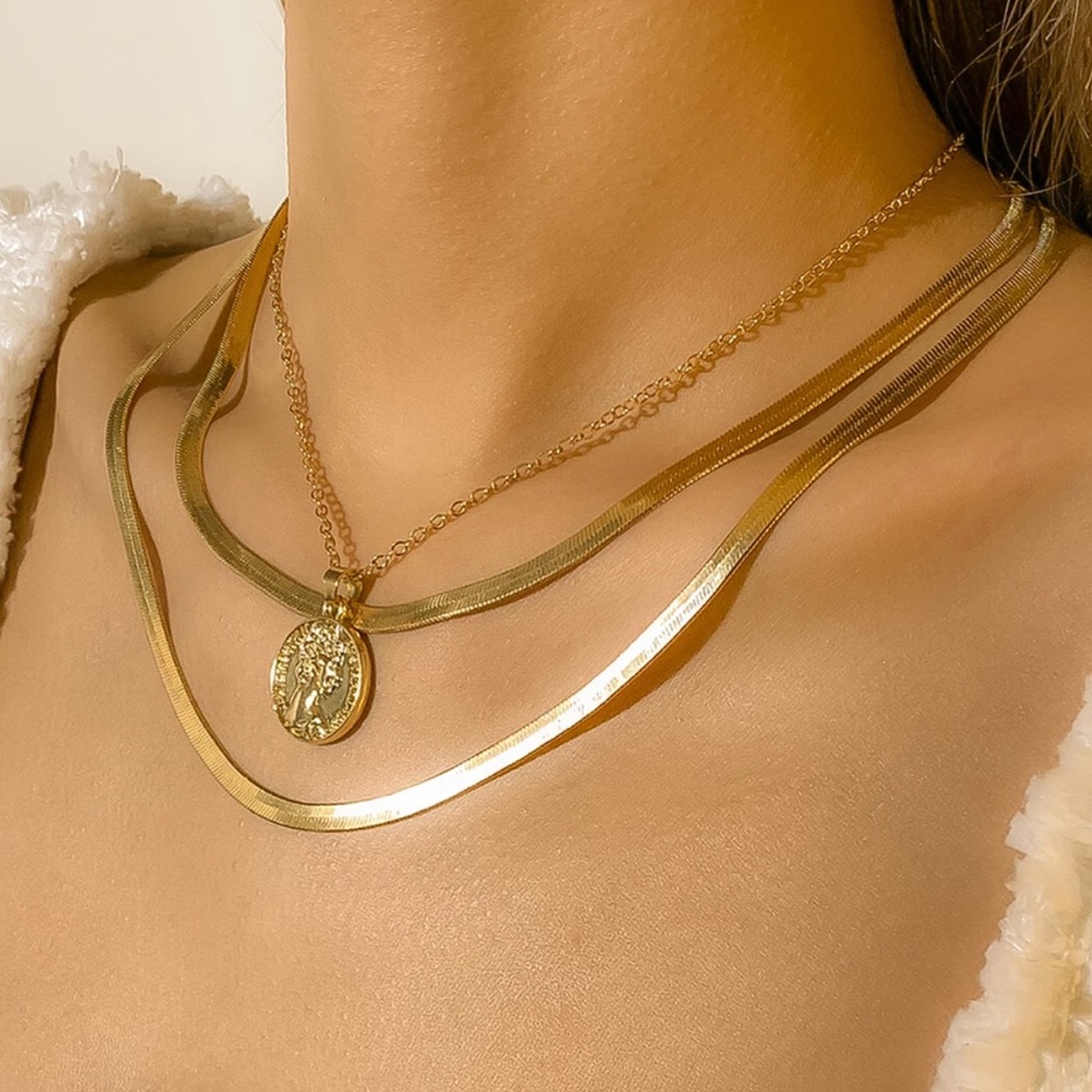 NEW 18K GOLD MULTILAYERED CHAIN NECKLACE - Picture 2 of 6